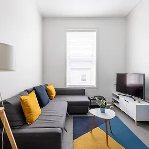 Judah By Koya Homes - Tv Bed Apartment, High Street, Free Parking Barry